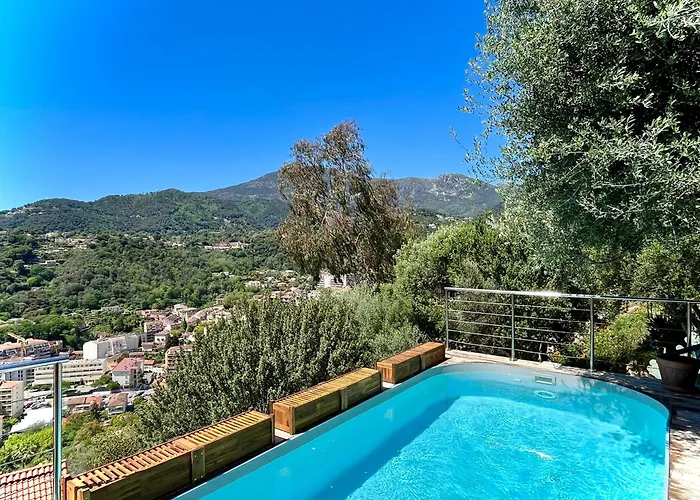 Vila Cote D'azur Piscine Et *