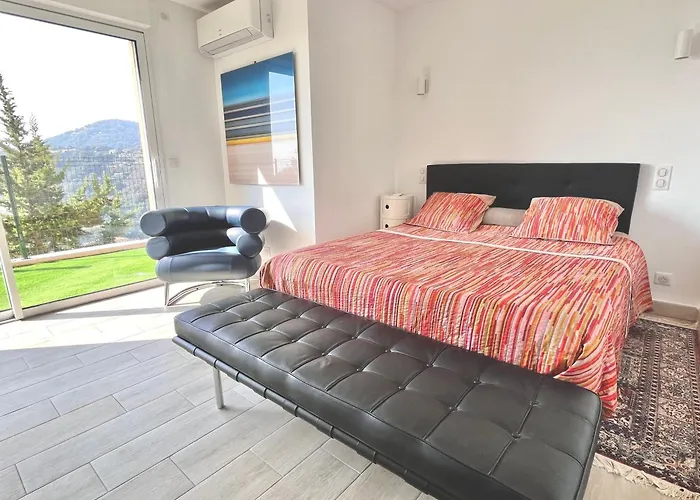 Cote D'azur Piscine Et Vila Menton
